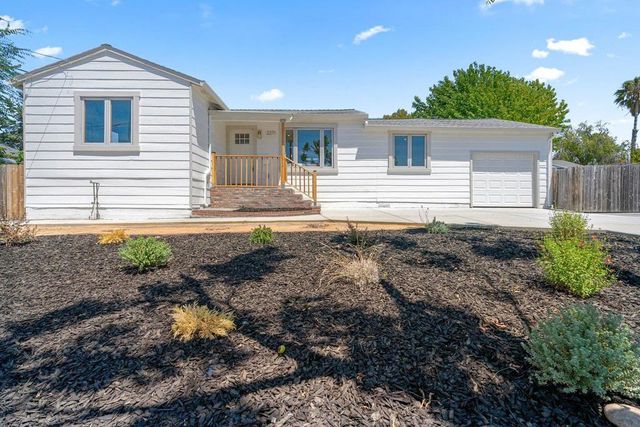 2271 Hemlock Avenue, Concord