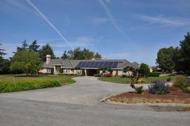 300 Mcmahon Road, Hollister