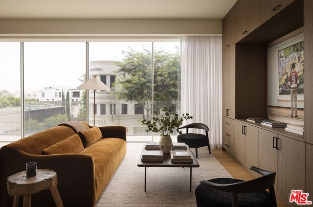 8899 Beverly Boulevard # 4f, West Hollywood