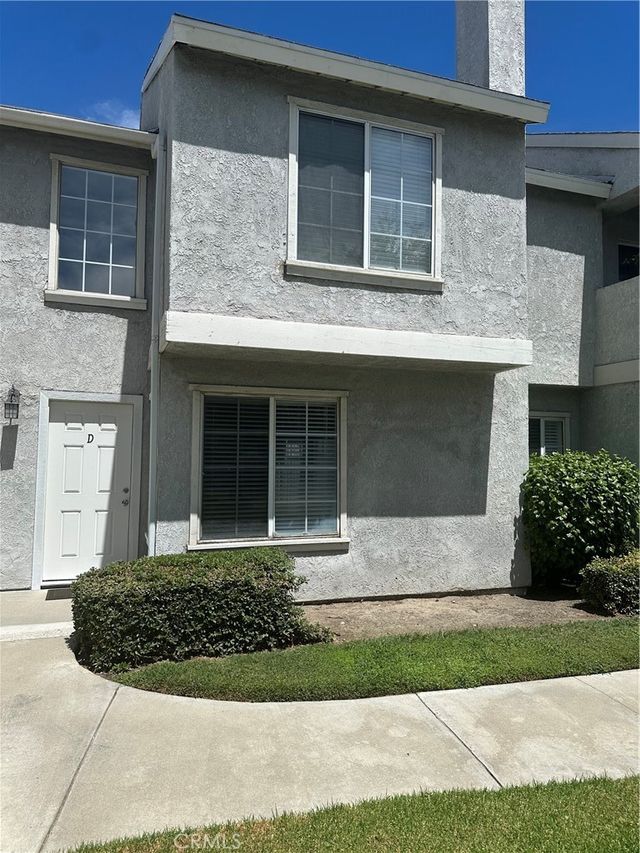 172 W Walnut # D, Rialto