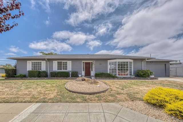 1001 Polk Street, Salinas