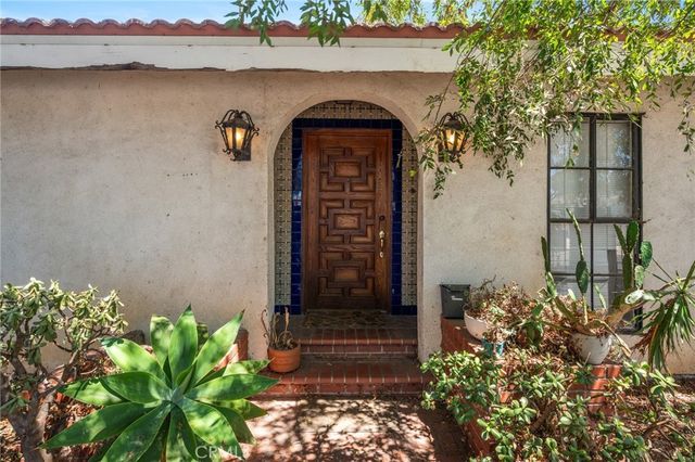 1122 Dominguez, Wilmington