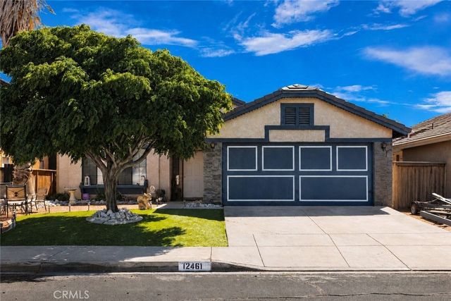 12461 Emeraldstone, Victorville
