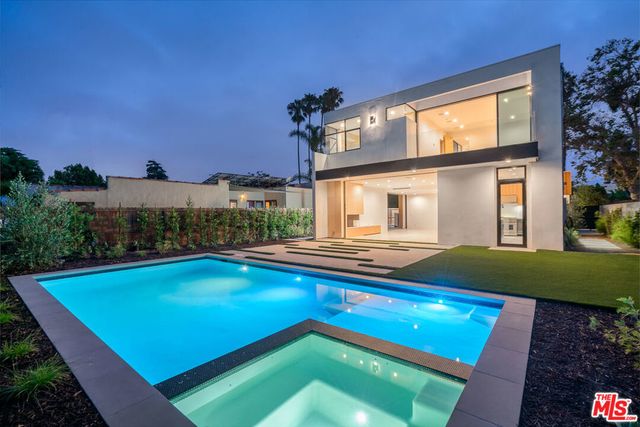 444 N Kings Road, Los Angeles