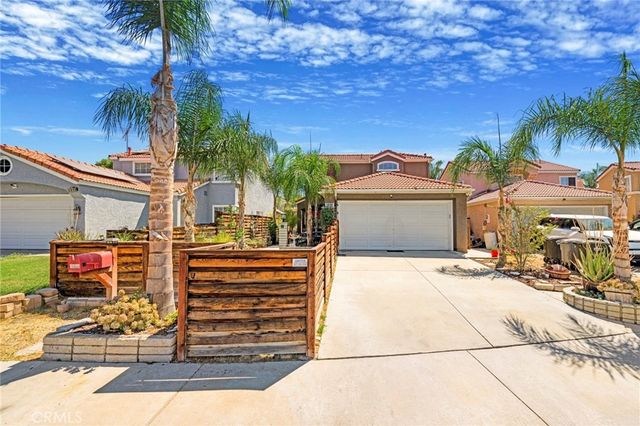 1056 Dahlia Court, Hemet