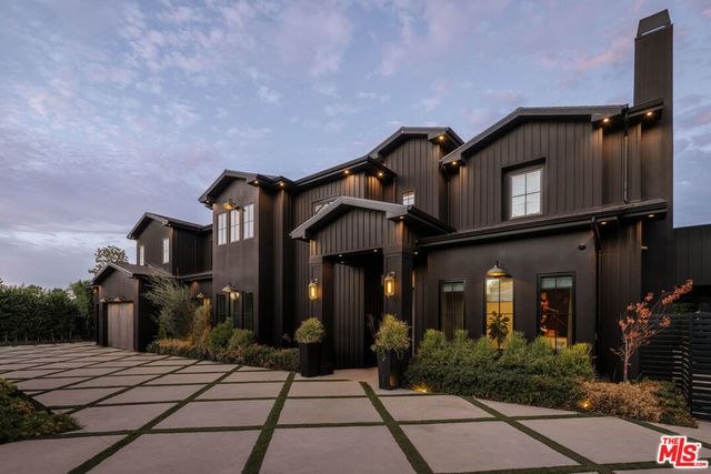 5330 Amestoy Avenue, Encino
