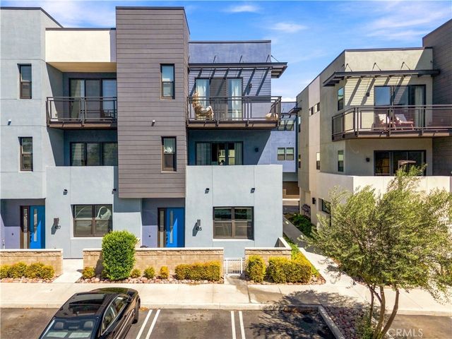435 Village, Brea