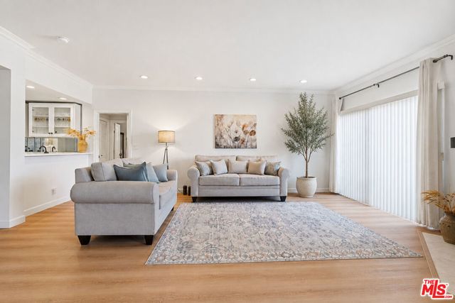828 S Bedford Street # 202, Los Angeles