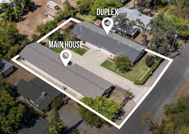 2584 Reservoir Ln, Redding