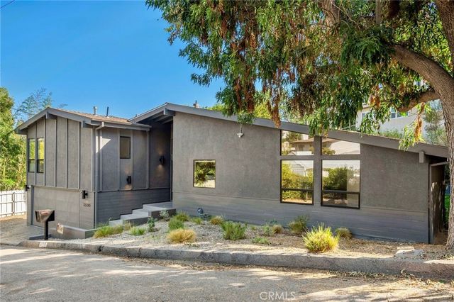 22250 Capulin Court, Woodland Hills