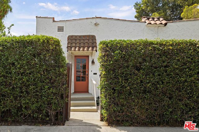 9202 National Boulevard, Los Angeles