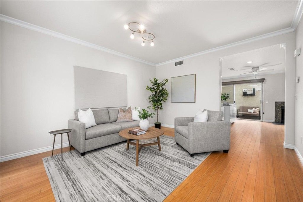 152 Greenmoor # 64, Irvine