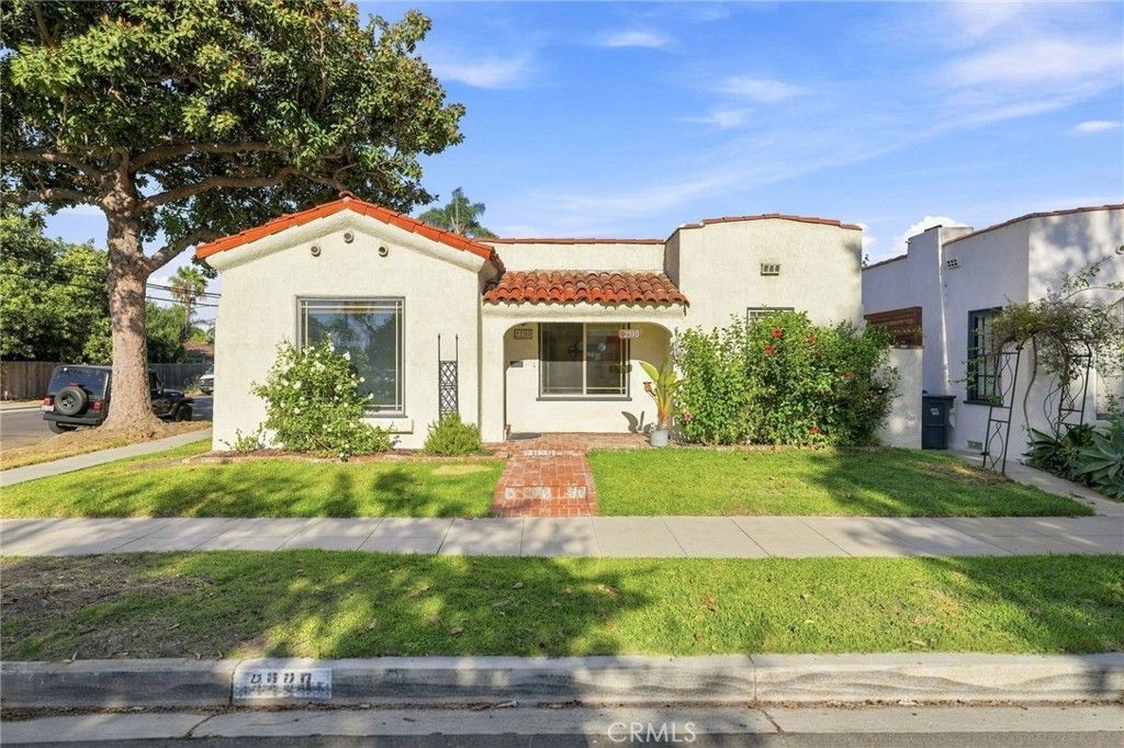 2390 Oregon, Long Beach