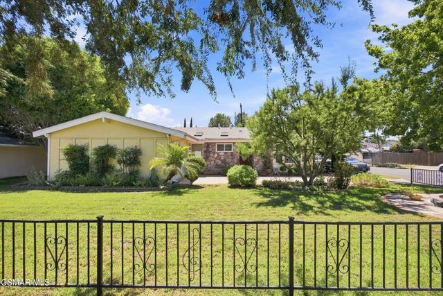 20256 Londelius Street, Winnetka