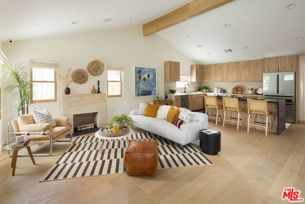 3342 W 27th Street, Los Angeles
