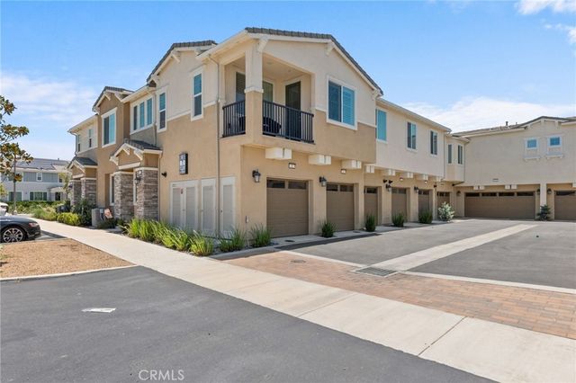 16571 Wyndham # 9, Fontana