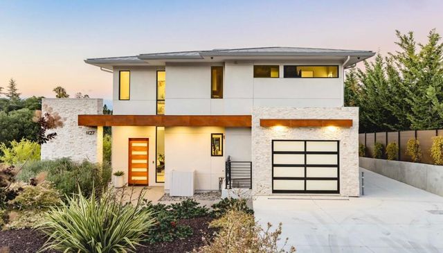 1127 Hillslope Place, Los Altos