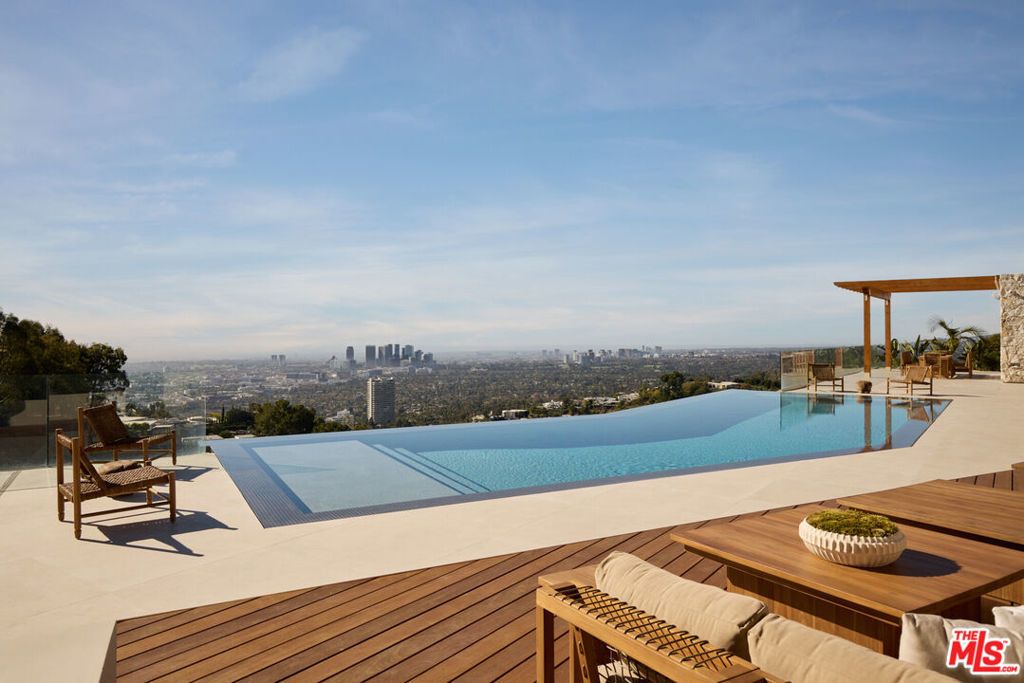 1615 Blue Jay Way, West Hollywood