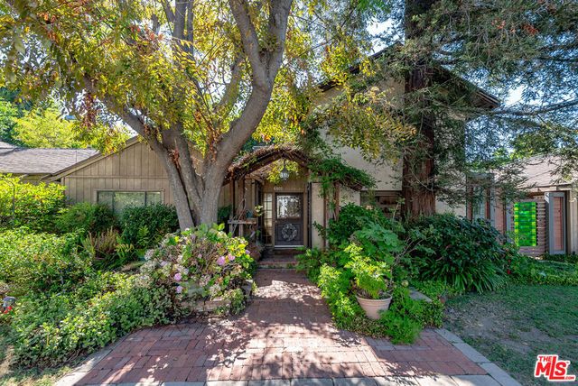 15203 Camarillo Street, Sherman Oaks