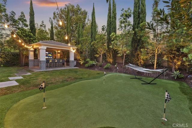142 Yellow Daisy, Irvine