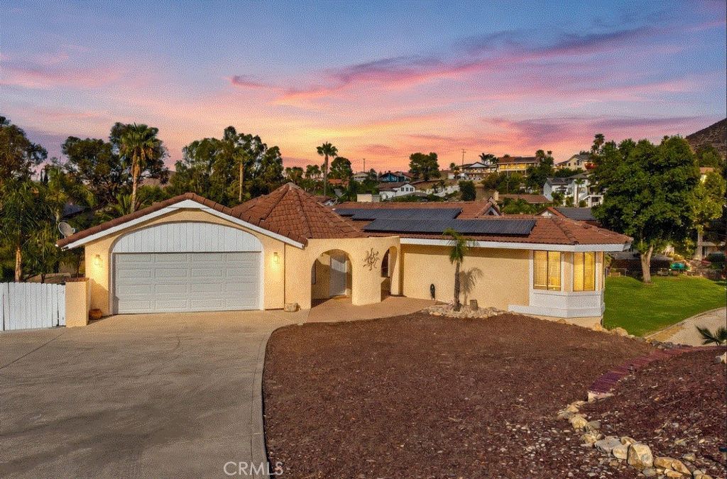 22032 W San Joaquin Drive, Canyon Lake