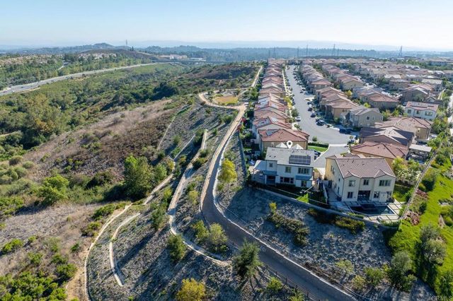 1832 Aliso Canyon Dr, Lake Forest