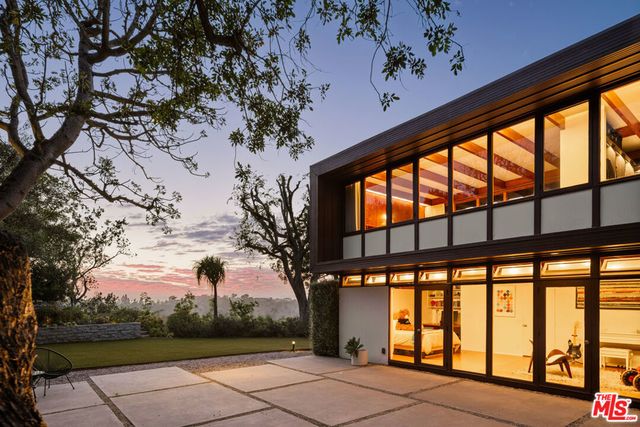 3499 Beverly Glen Boulevard, Sherman Oaks