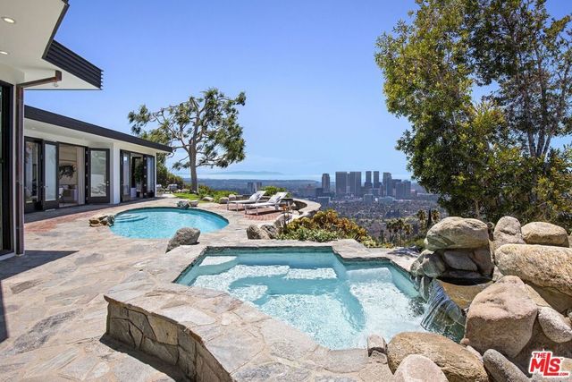 9302 Nightingale Drive, Los Angeles
