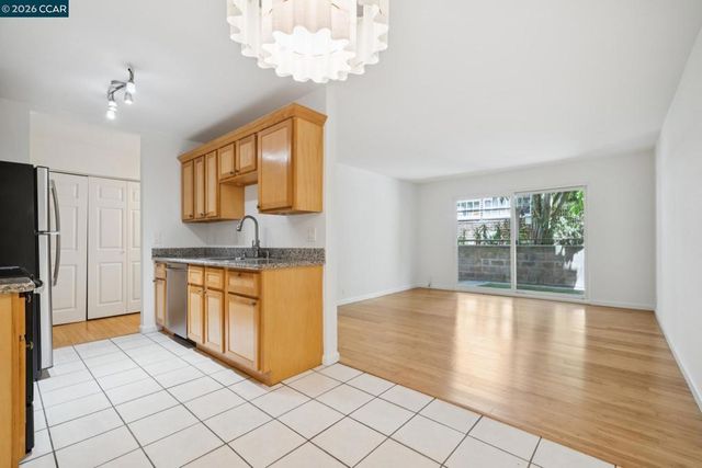 150 Pearl St # 122, Oakland