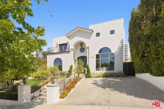 10669 Wellworth Avenue, Los Angeles