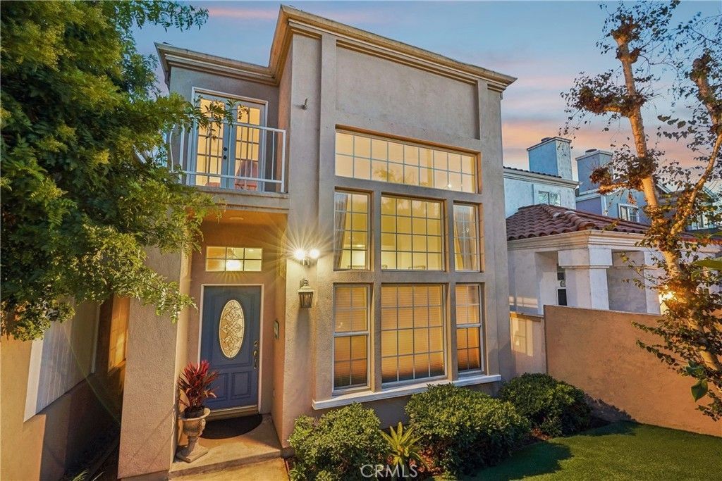 638 Rosecrans Avenue, Manhattan Beach
