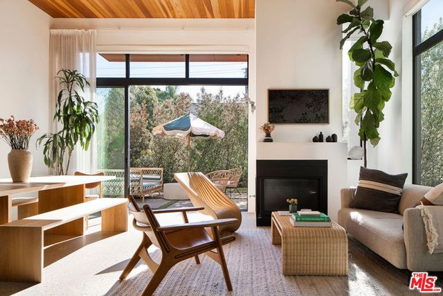 1329 California Avenue # 102, Santa Monica