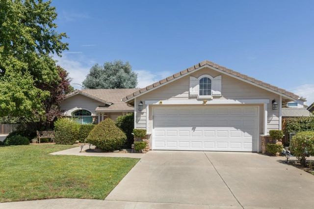 2671 Dennis Avenue, Clovis