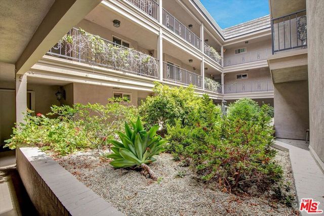 439 N Doheny Drive # 204, Beverly Hills