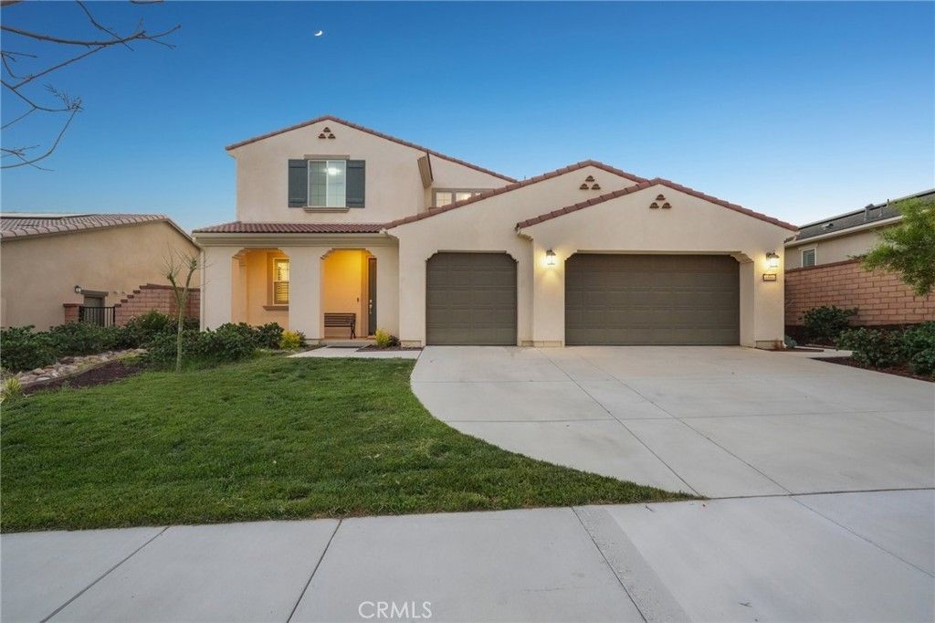 1886 Pele Way, Corona