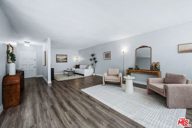530 S Barrington Avenue # 109, Los Angeles