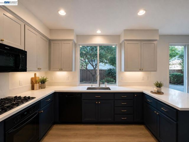 1015 Canyon Oaks Dr, El Sobrante