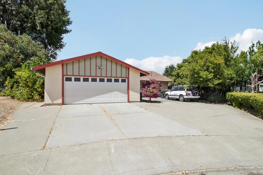 4967 Avenida De Angelina, Santa Clara