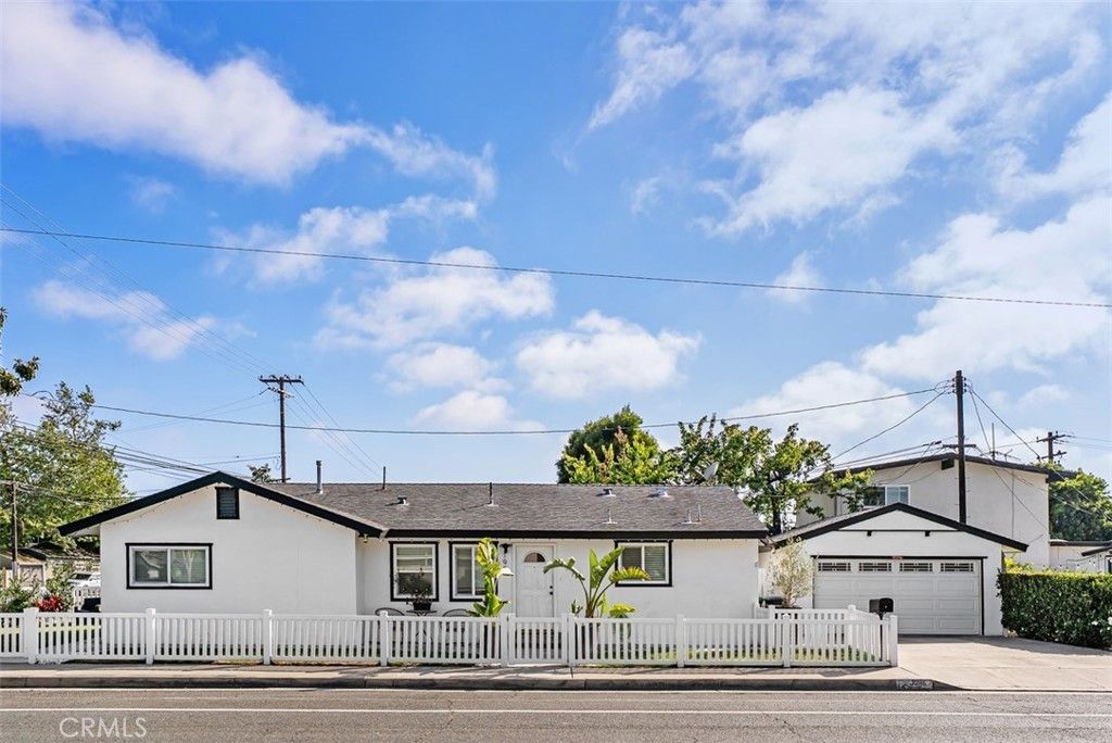195 Broadway, Costa Mesa