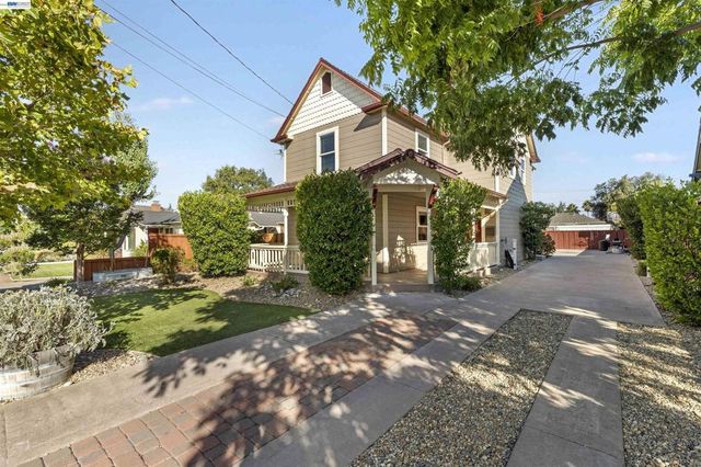 1956 5th, Livermore