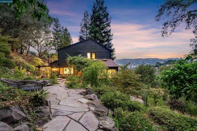 16 Valley View Ln, Orinda