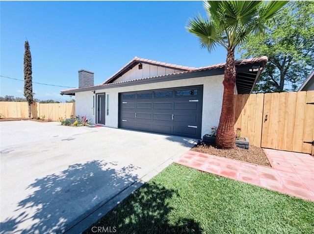972 E Lynwood Drive, San Bernardino