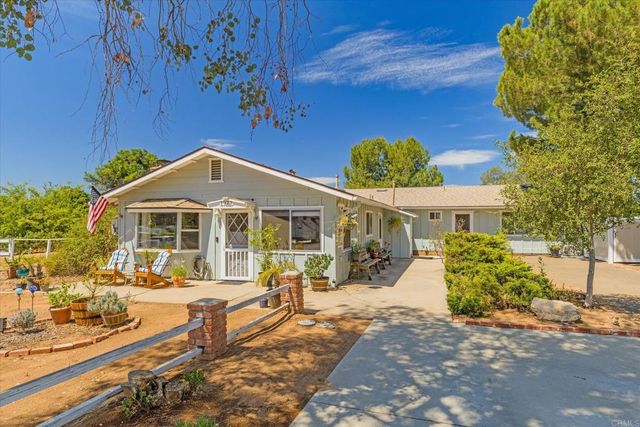 1977 Rowley Avenue, Ramona