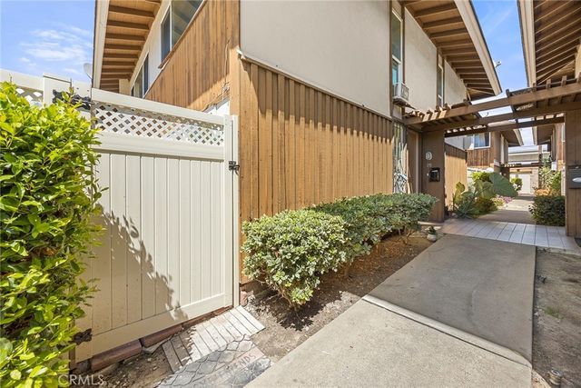 15500 Tustin Village # 25, Tustin
