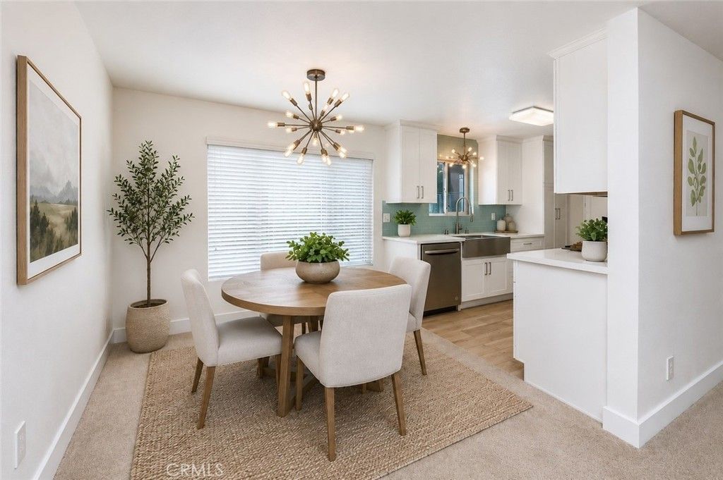 11138 Aqua Vista St # 19, Studio City