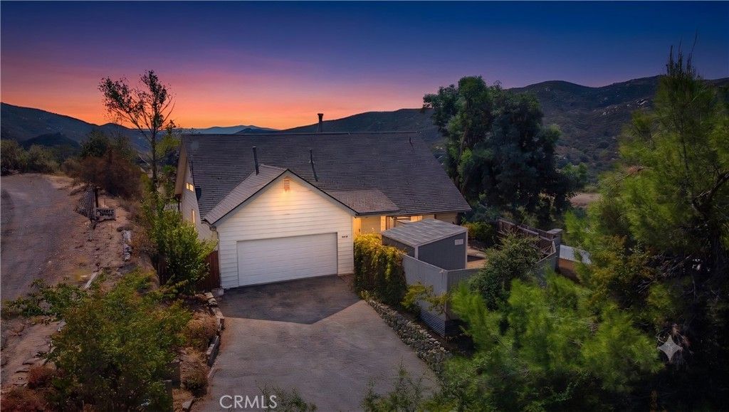 45785 Coyote, Banning