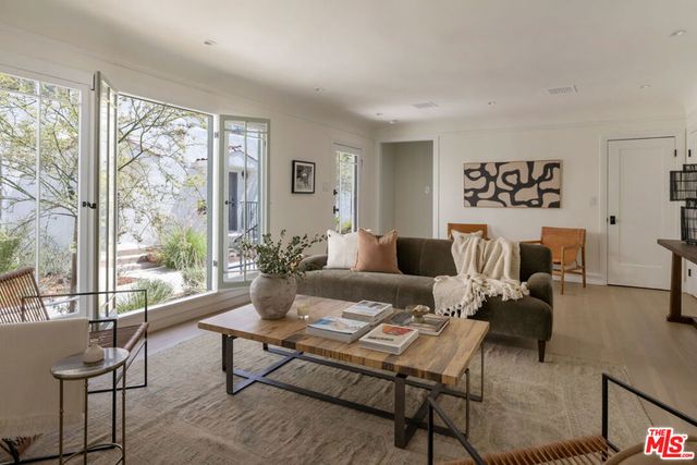 617 1/2 N Sycamore Avenue, Los Angeles