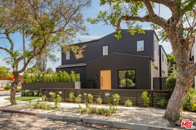 1500 Louella Avenue, Los Angeles