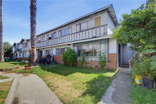13 Paradise N, Carson