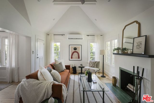 5018 Granada Street, Los Angeles